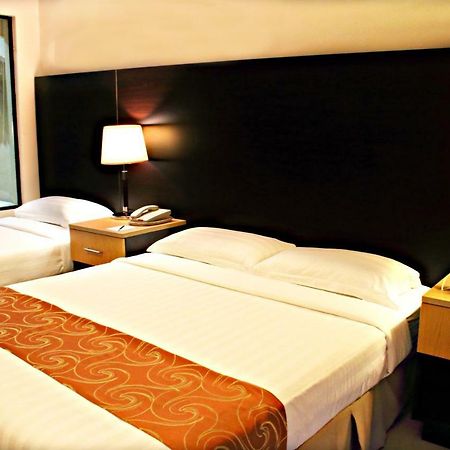 โรงแรมเดอะ เลค ทาเกย์เตย์ Tagaytay City ภายนอก รูปภาพ