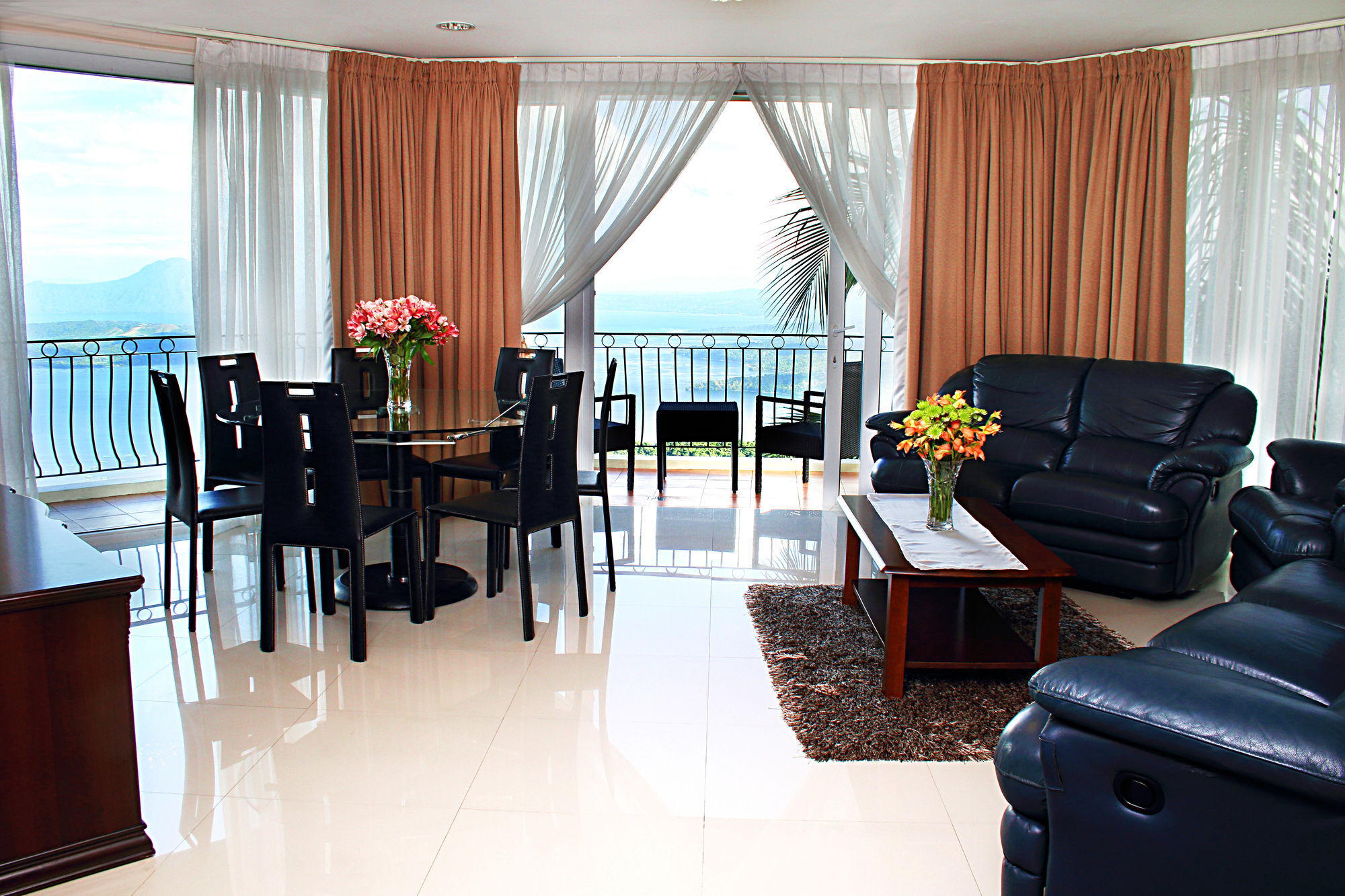 โรงแรมเดอะ เลค ทาเกย์เตย์ Tagaytay City ภายนอก รูปภาพ